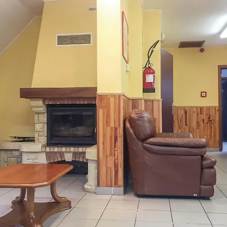 6 Bedroom Beautiful In Casa de Férias Dirbach