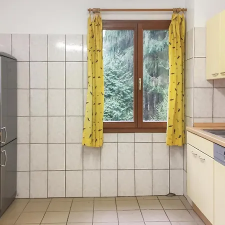 6 Bedroom Beautiful In Casa de Férias