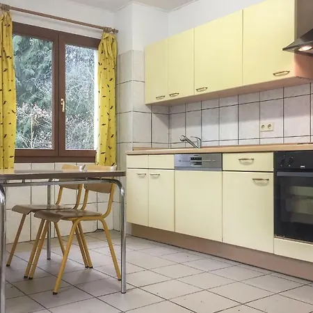 6 Bedroom Beautiful In Casa de Férias Dirbach