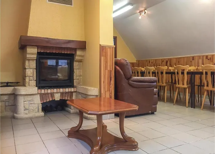 6 Bedroom Beautiful In *