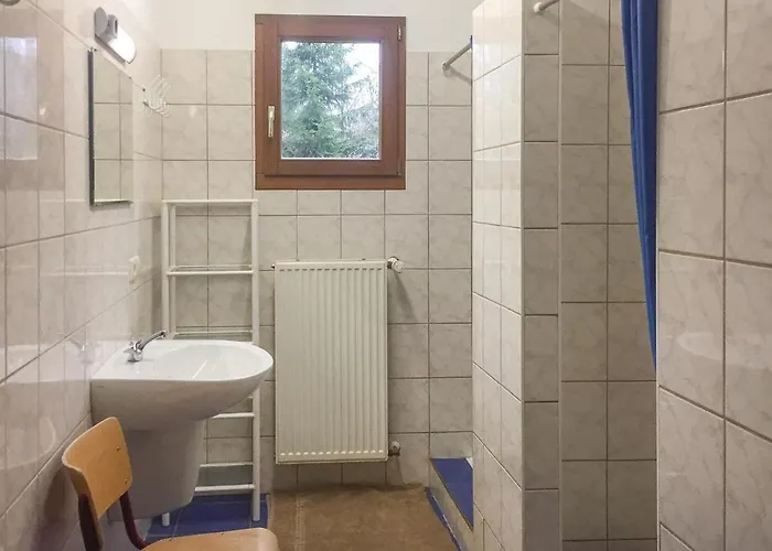 6 Bedroom Beautiful In Ferienhaus *